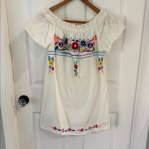 Impressions White Lightweight Top with Elastic Neckline